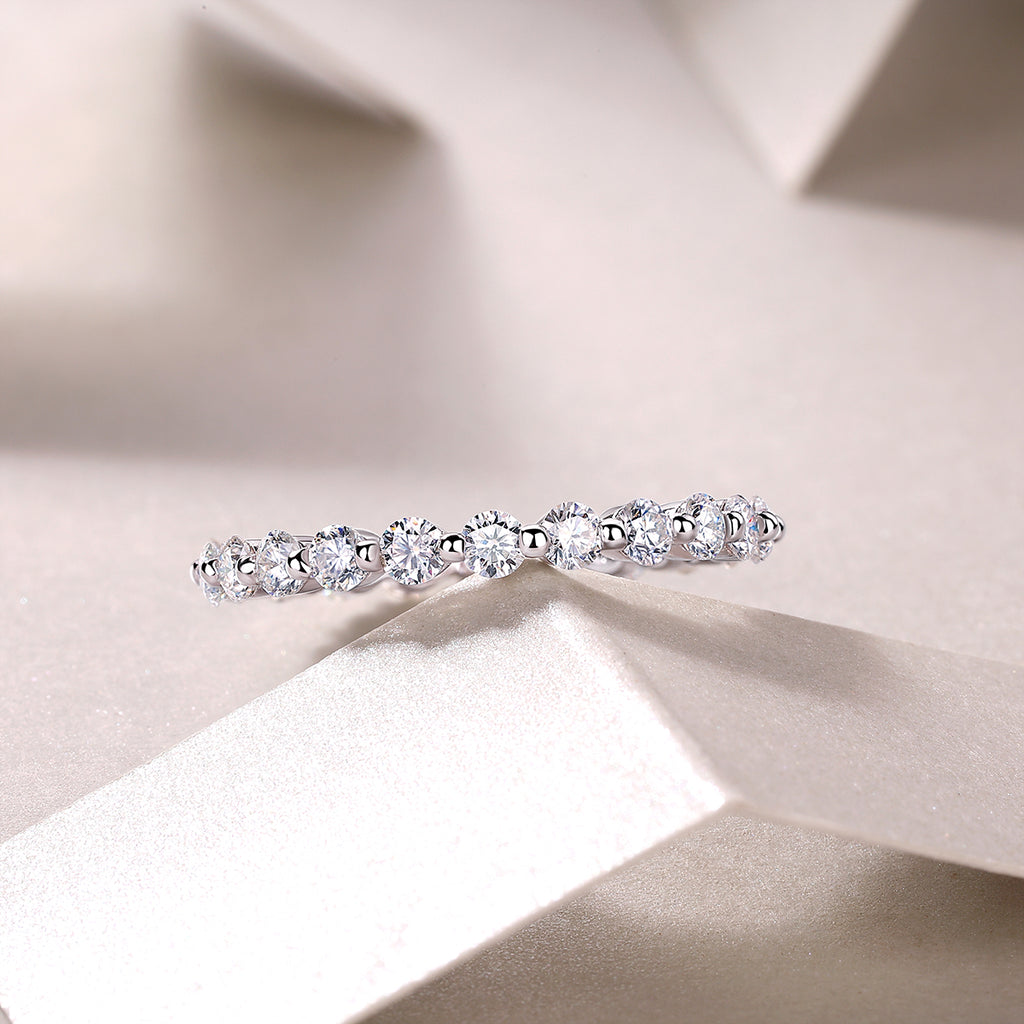 Single Row Moissanite Band Ring in S925 Sterling Silver