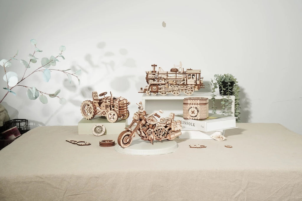 Robotime ROKR Cruiser Motorcycle - 420-Piece 3D Wooden Puzzle Model