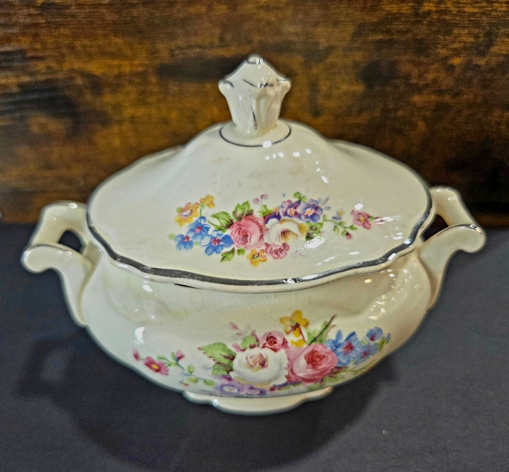 1950s Homer Laughlin Virginia Rose Sugar Bowl with Lid - Platinum Trim