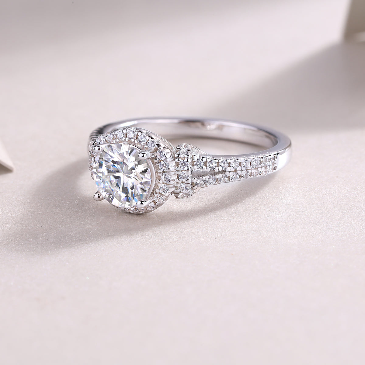 1 carat Luxury Moissanite Diamond Wedding Ring