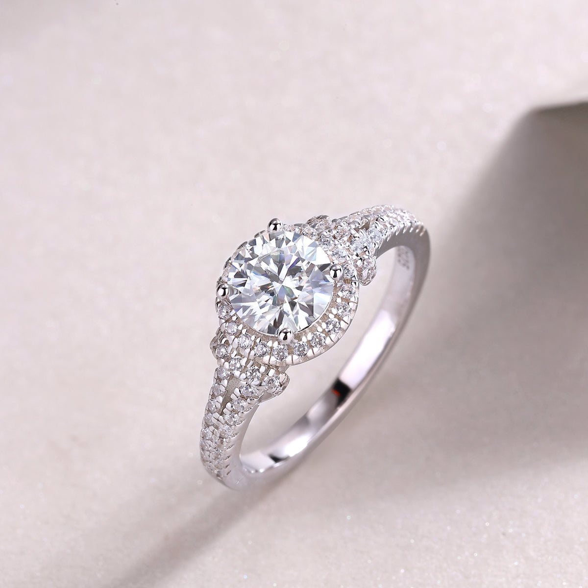 1 carat Luxury Moissanite Diamond Wedding Ring