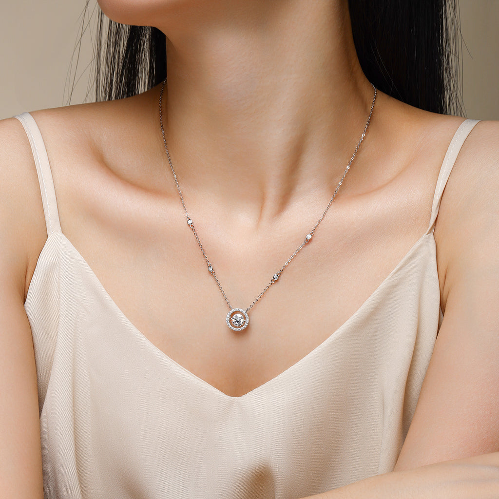 Möbius 1-Carat Moissanite Pendant in Platinum-Plated S925 Sterling Silver