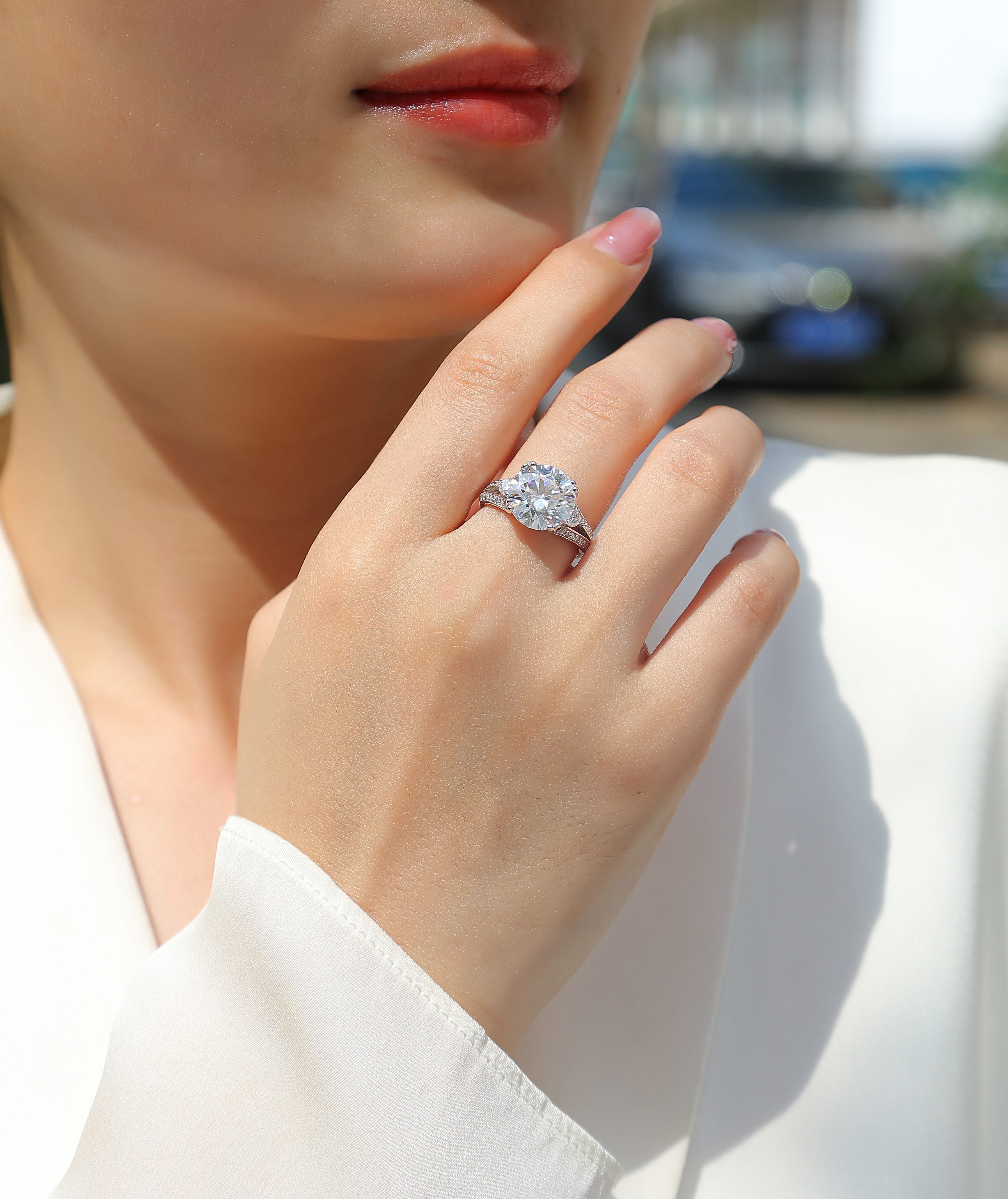 Elegant Radiance Moissanite Ring – 5-Carat S925 Sterling Silver, Platinum-Plated