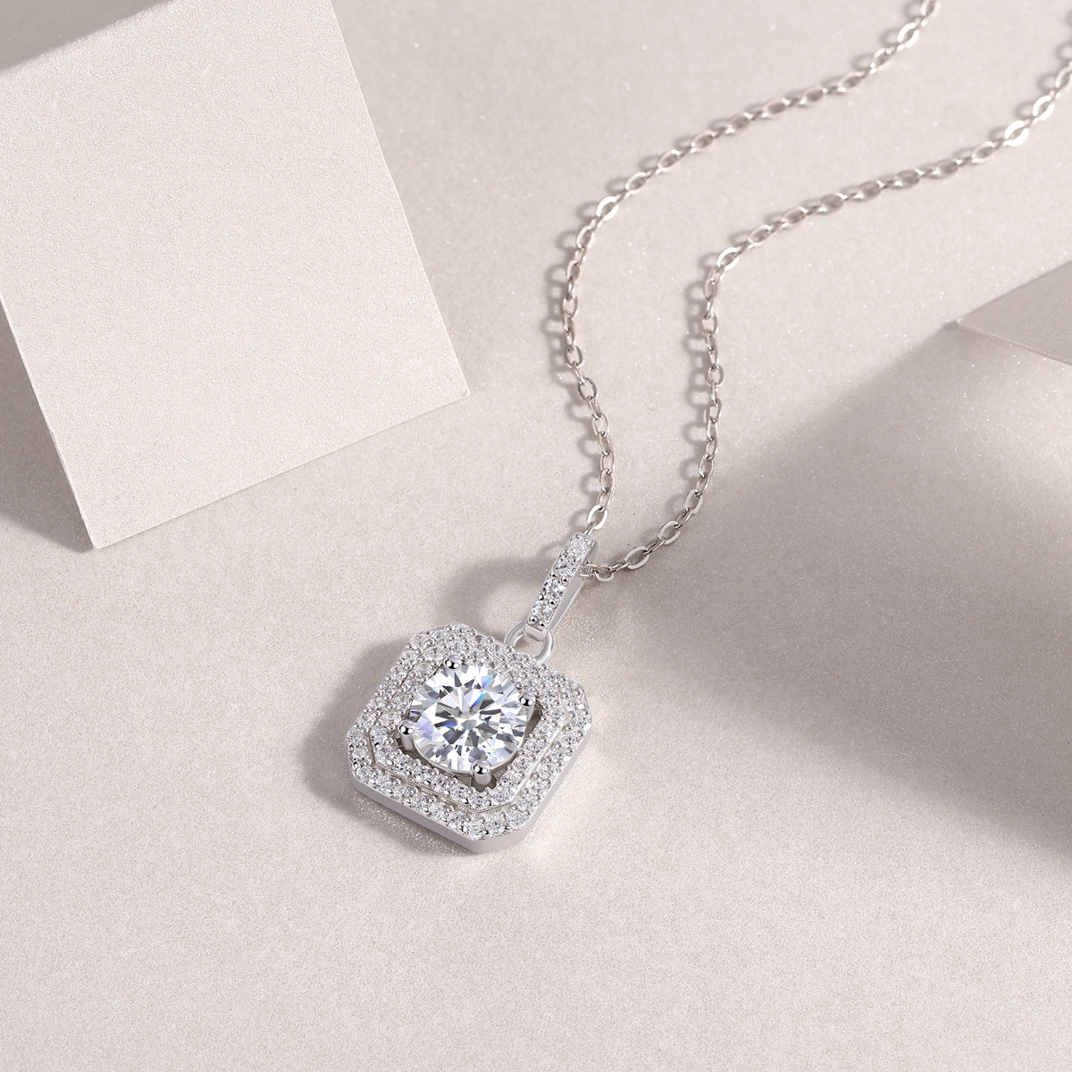 1-Carat Moissanite Pendant – S925 Sterling Silver with Platinum Plating