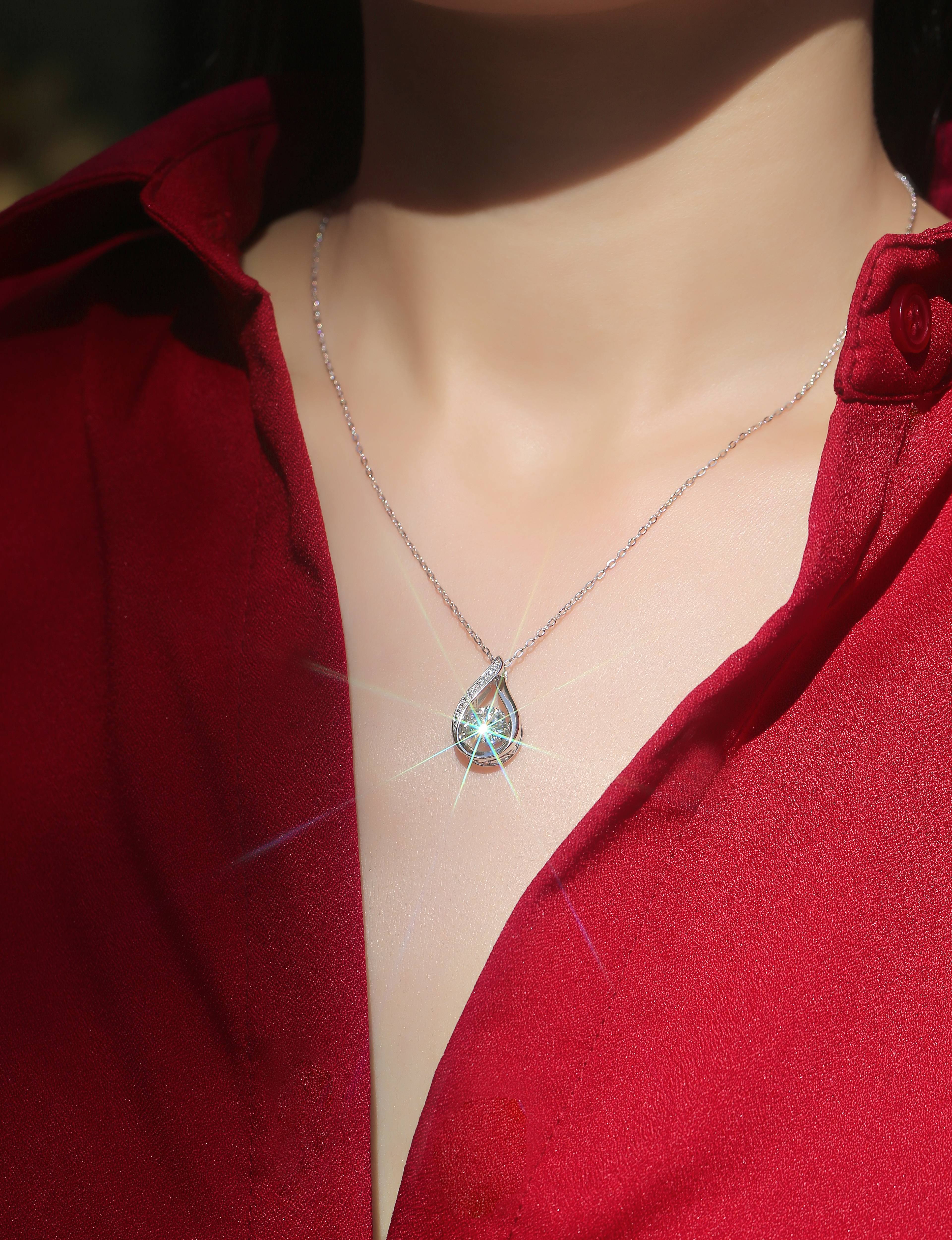 1 Carat Moissanite Drop Pendant Necklace