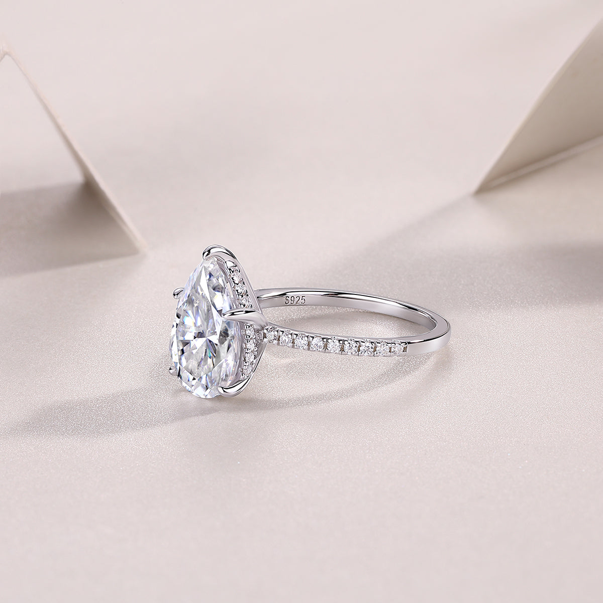 Light & Shadow Pear Moissanite Bezel Ring – S925 Sterling Silver, Platinum Plated