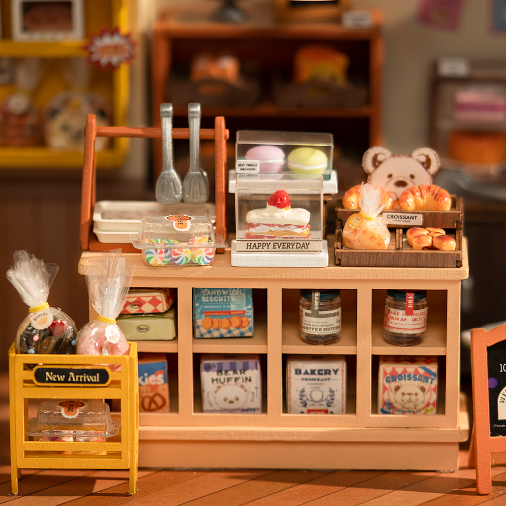 Rolife Becka's Baking House - DIY Miniature Dollhouse Kit