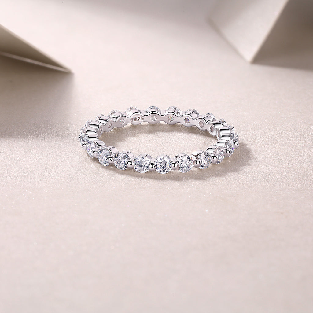 Single Row Moissanite Band Ring in S925 Sterling Silver