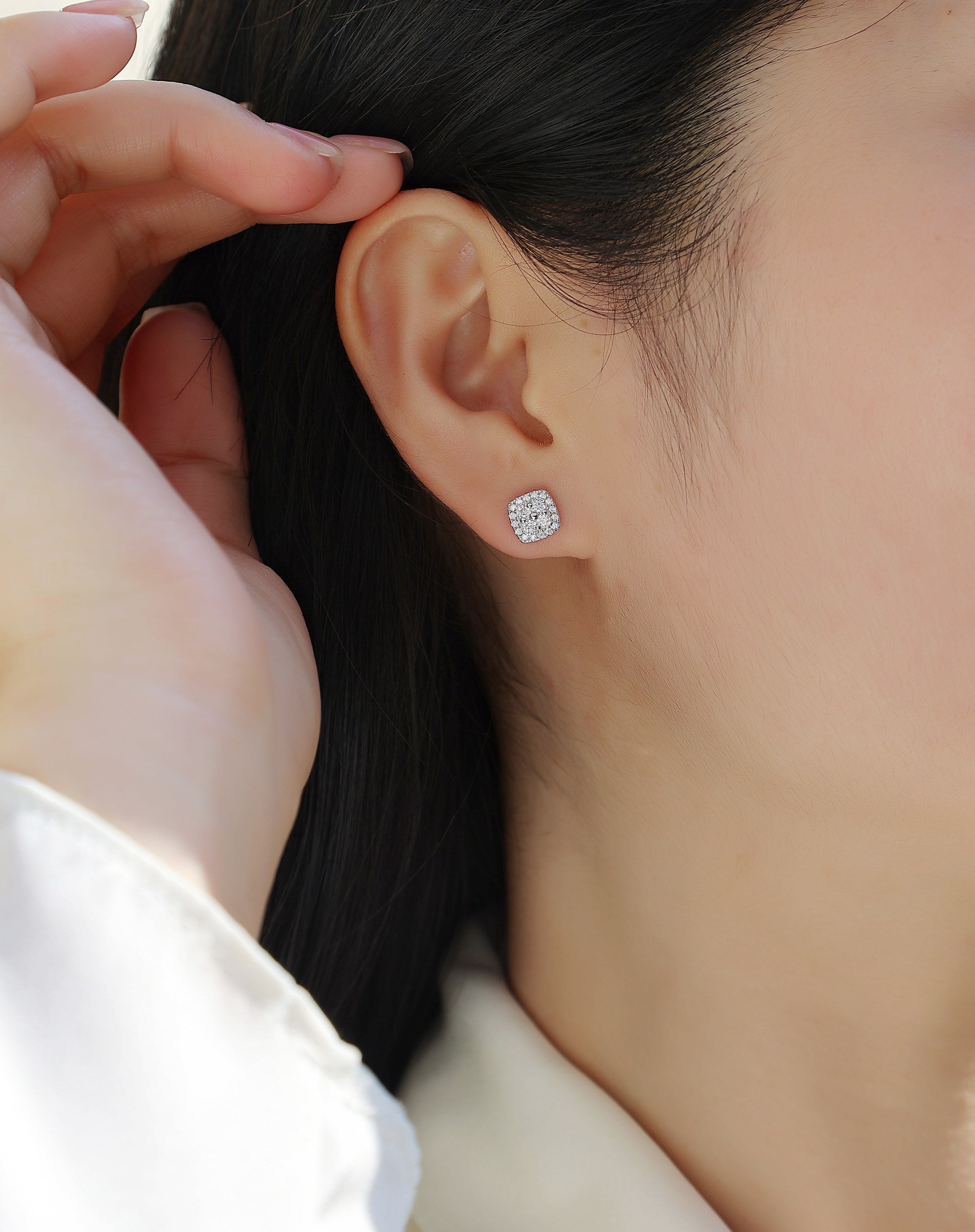 Moissanite Stud Earrings - S925 Sterling Silver Platinum-Plated (Pair)