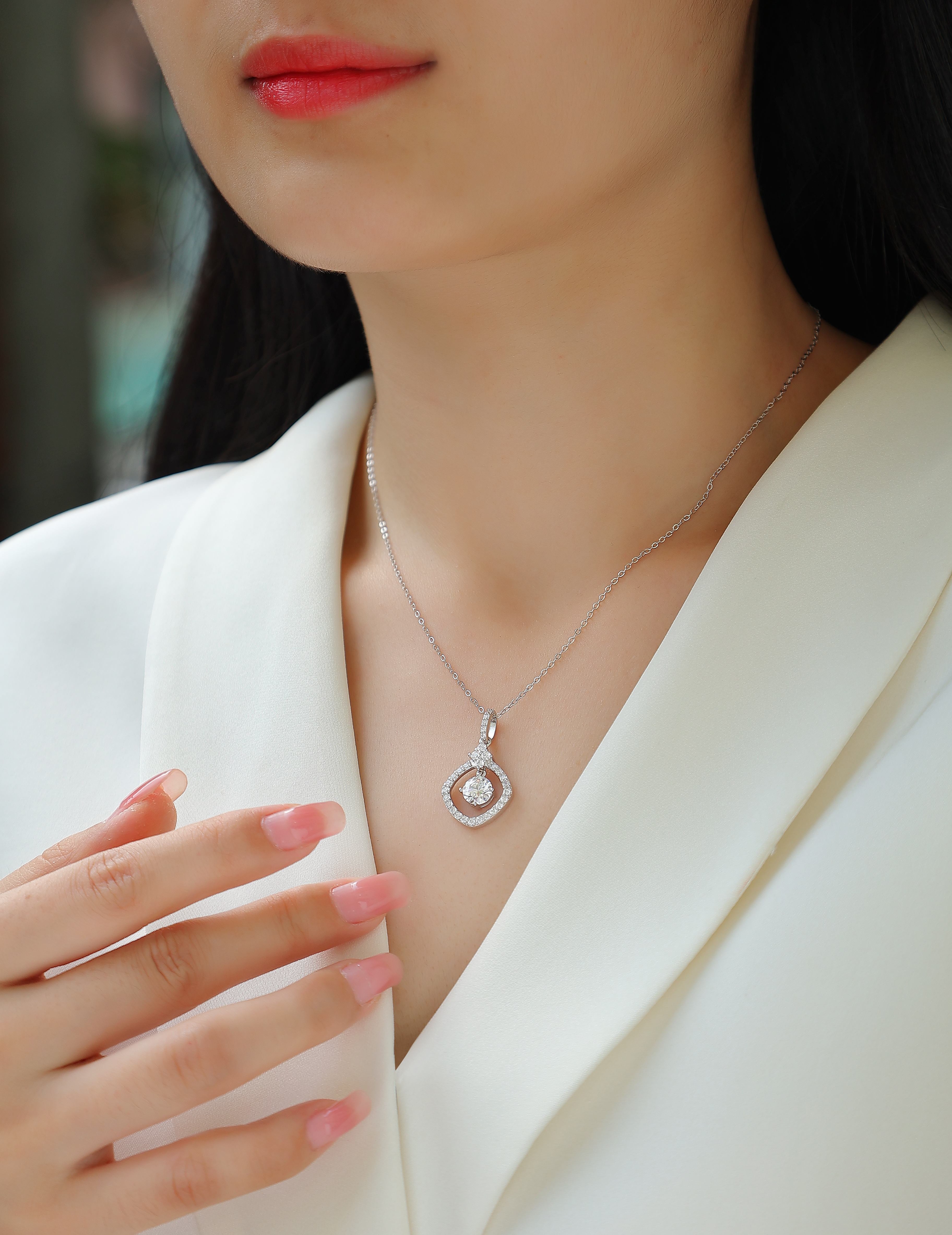 1CT Moissanite Heart-to-Heart Pendant Necklace