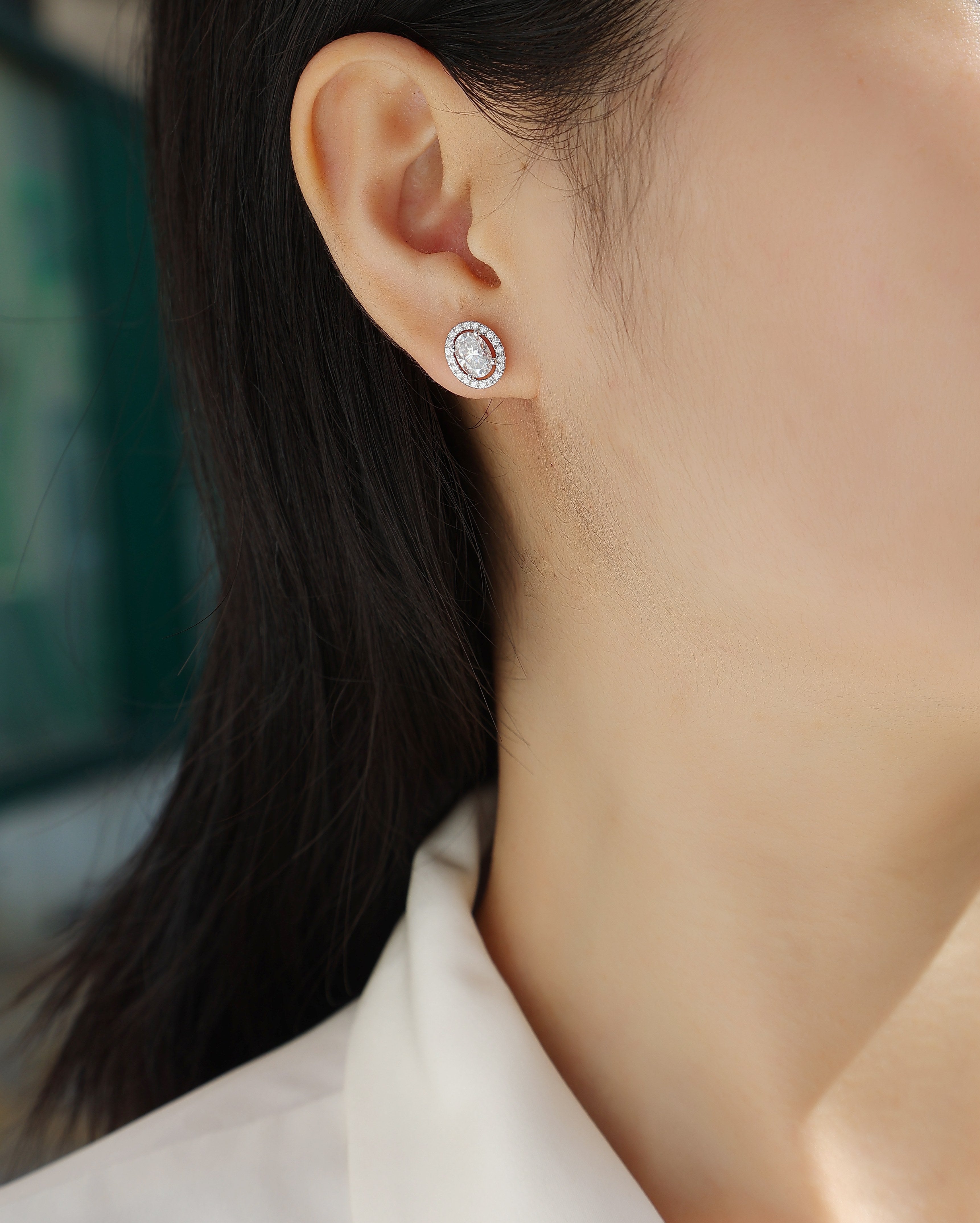 Phantom Night Oval Moissanite Stud Earrings in Platinum-Plated S925 Sterling Silver