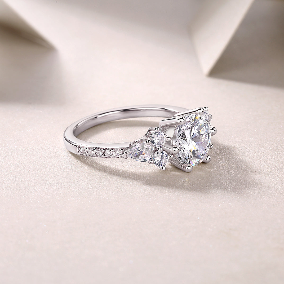 2-Carat Moissanite Luxury Ring – S925 Sterling Silver